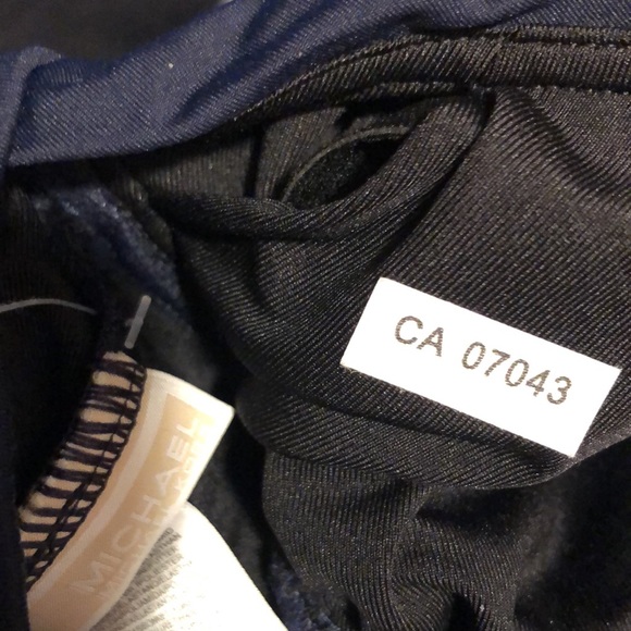 💥HP💥MICHAEL KORS (24W) New Navy one piece swimwear - Picture 9 of 10